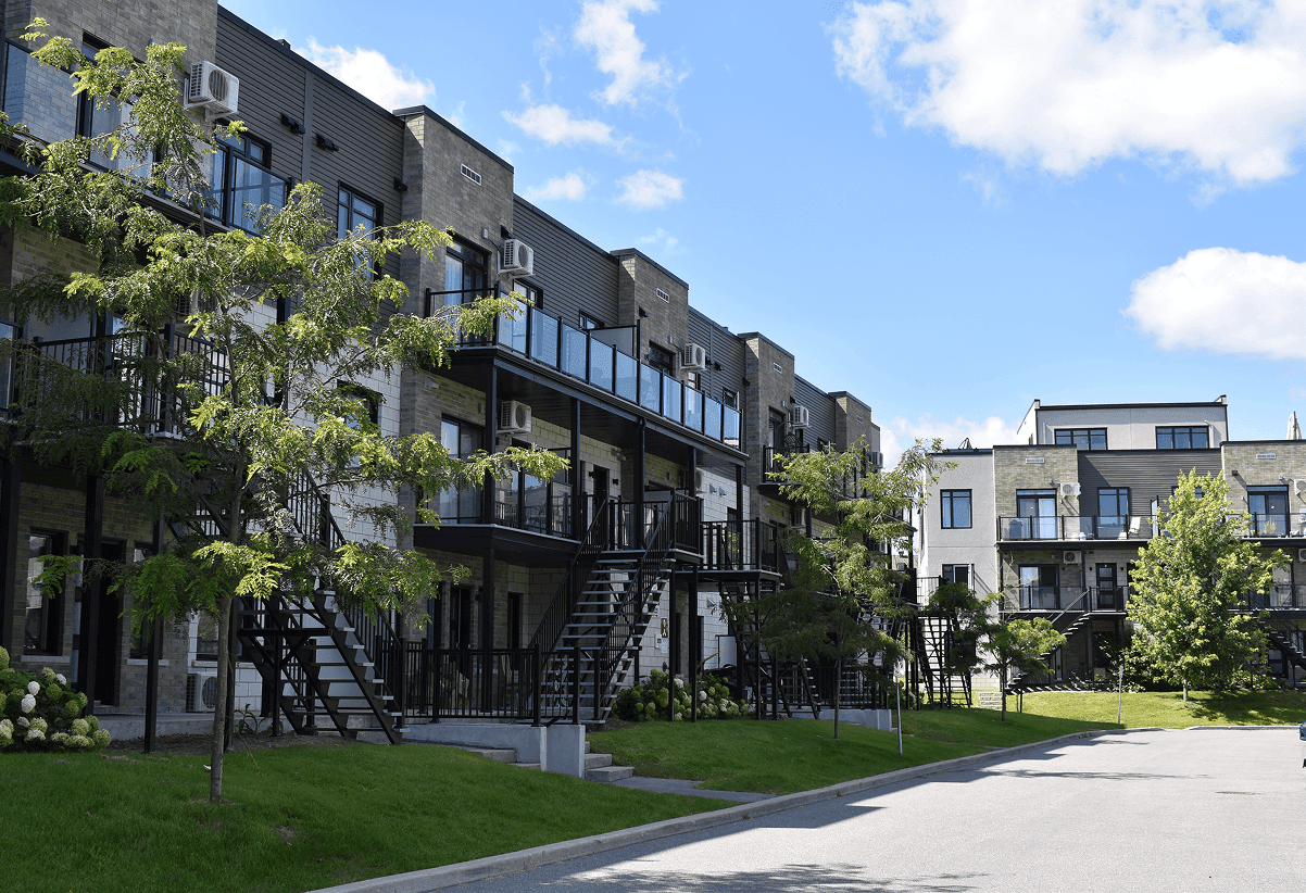 Plateau du Parc — 3 Bedroom - Photo 3