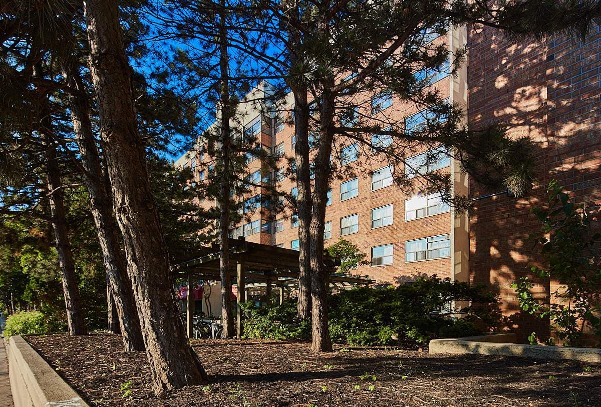 Kings Gardens — Two Bedroom - Photo 2