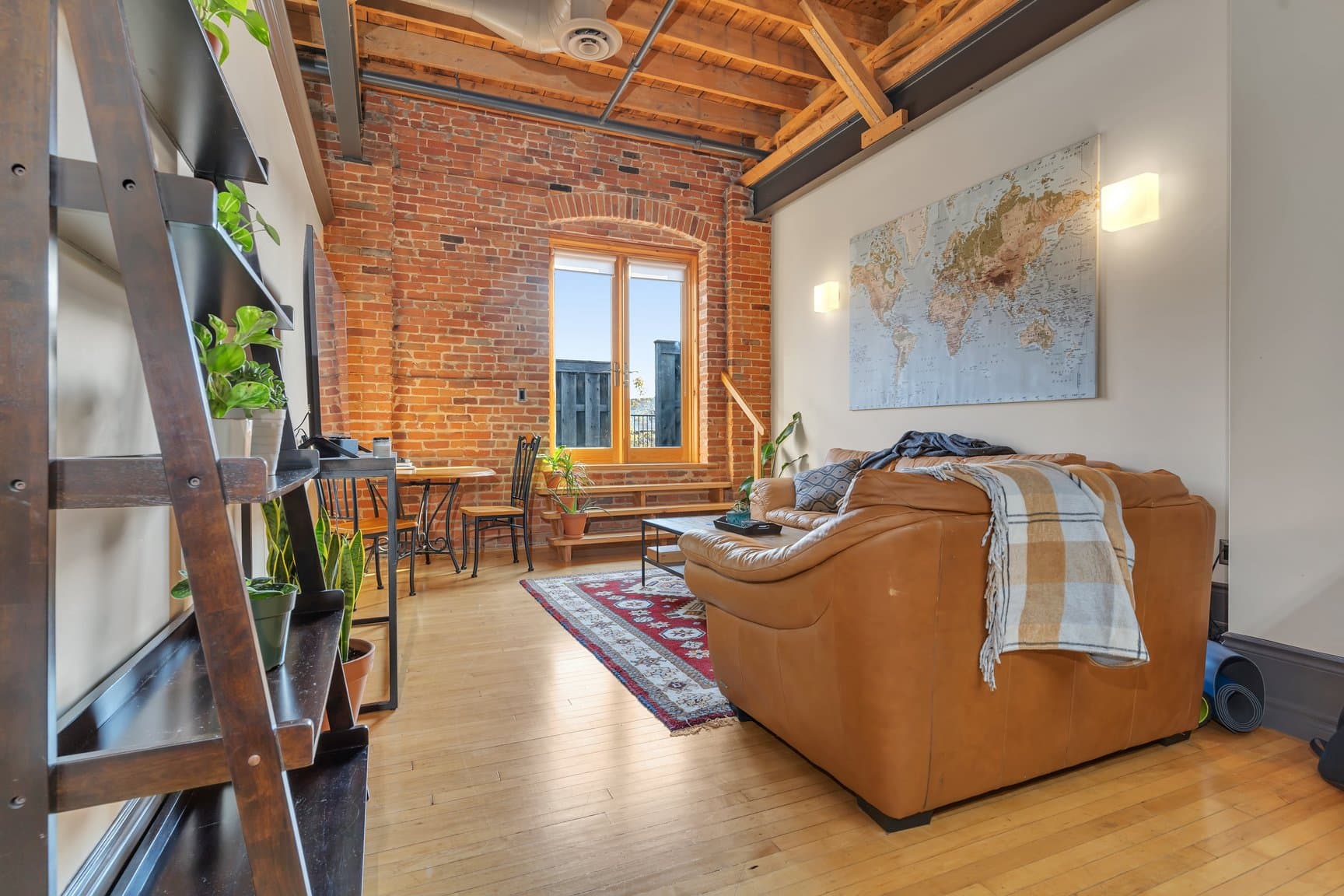 Keystone Properties -  Downtown Kingston — 1 Bedroom Plus Den - Photo 4