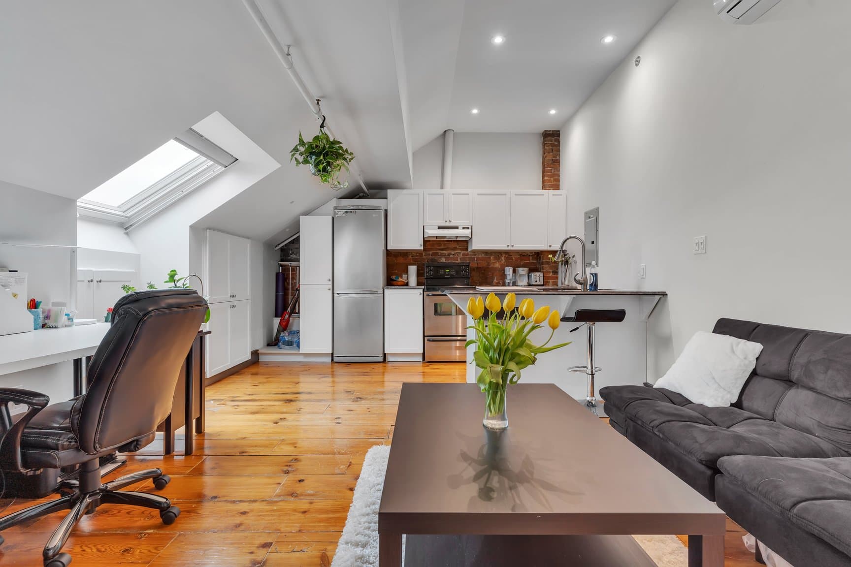 Keystone Properties -  Downtown Kingston — 1 Bedroom Plus Den - Photo 5