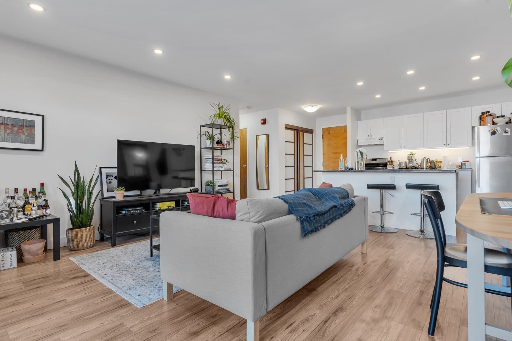Keystone Properties -  Downtown Kingston — 1 Bedroom Plus Den - Photo 6