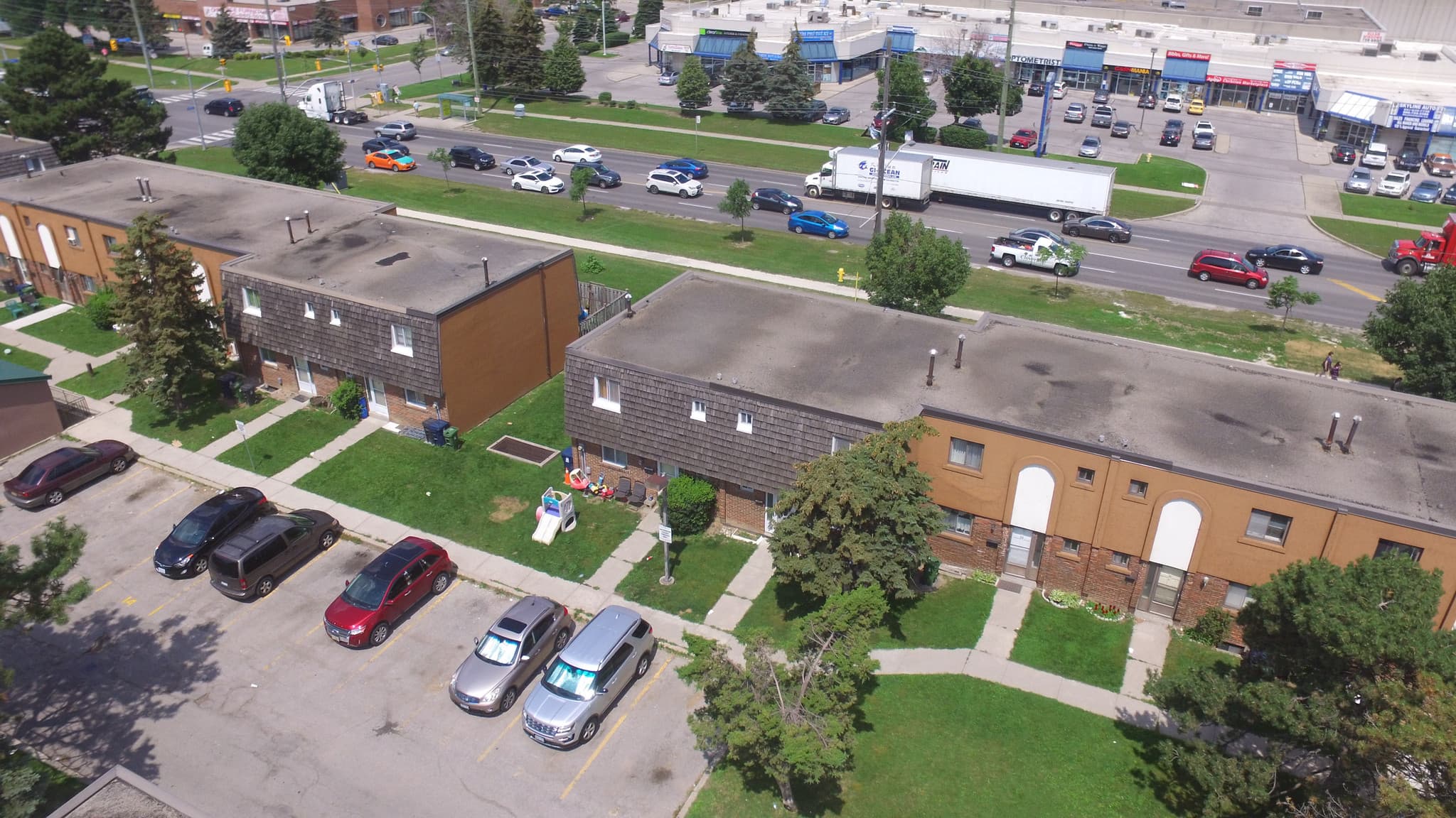 1-82 Flax Gardenway — 3 Bedroom - Photo 17