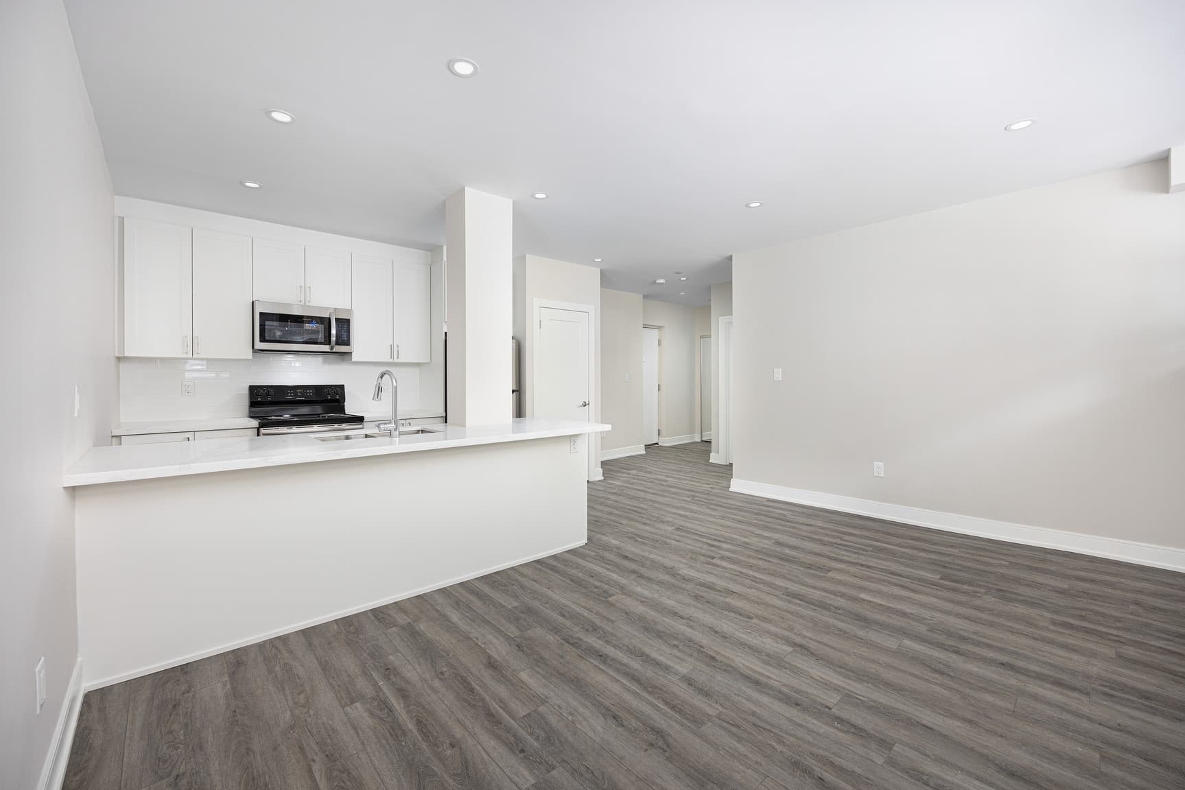 60 Tyndall Ave — 2 Bedroom  - Luxe Renovation - Photo 16