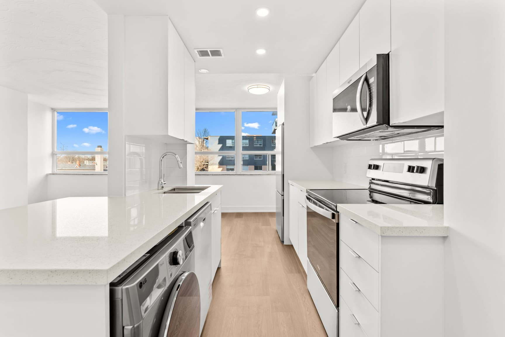 Blue Forest Apartments — Bachelor - Photo 25