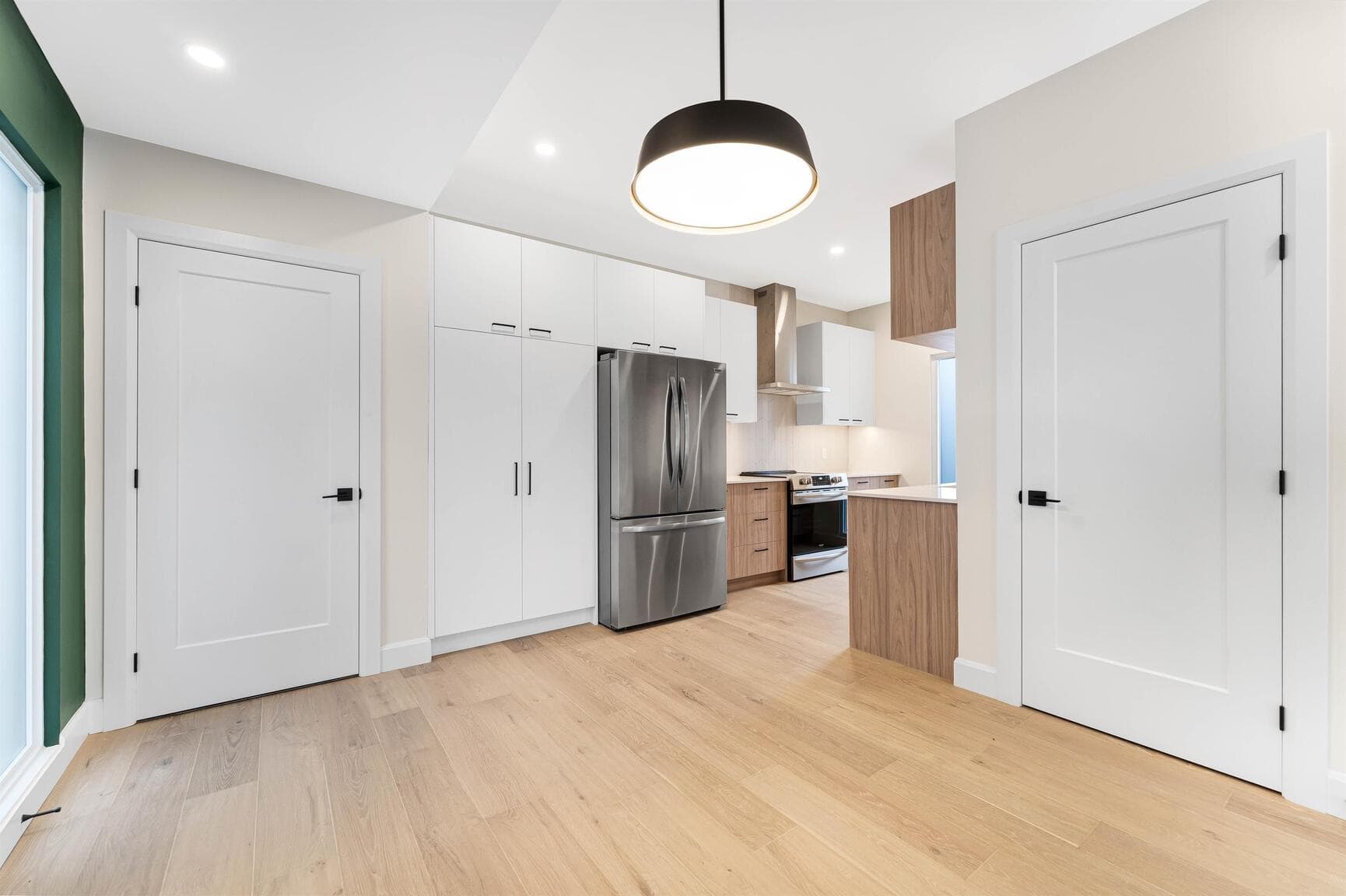 847 Woodroffe Avenue — 3 Bedroom - Photo 6