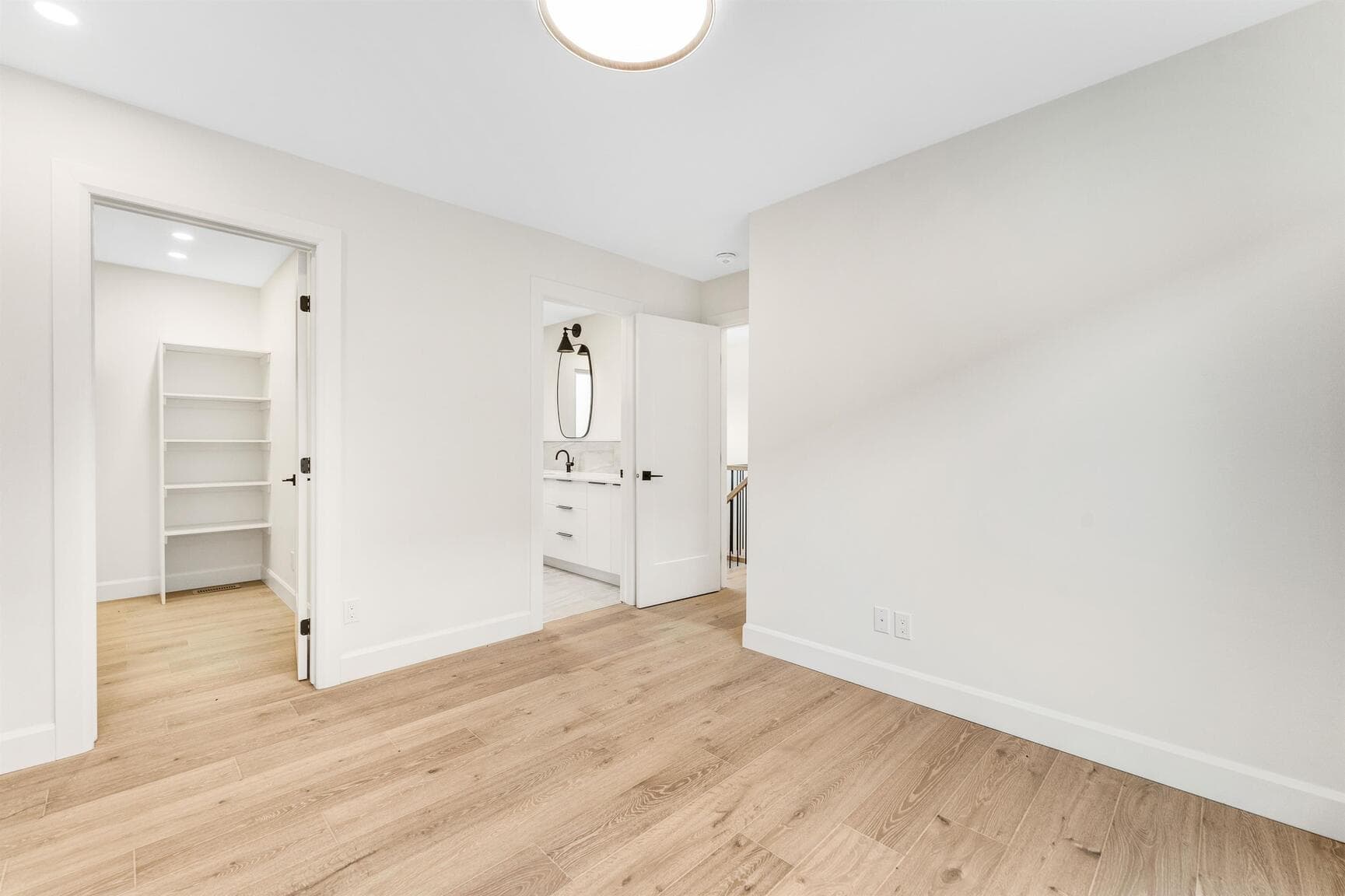 847 Woodroffe Avenue — 3 Bedroom - Photo 18
