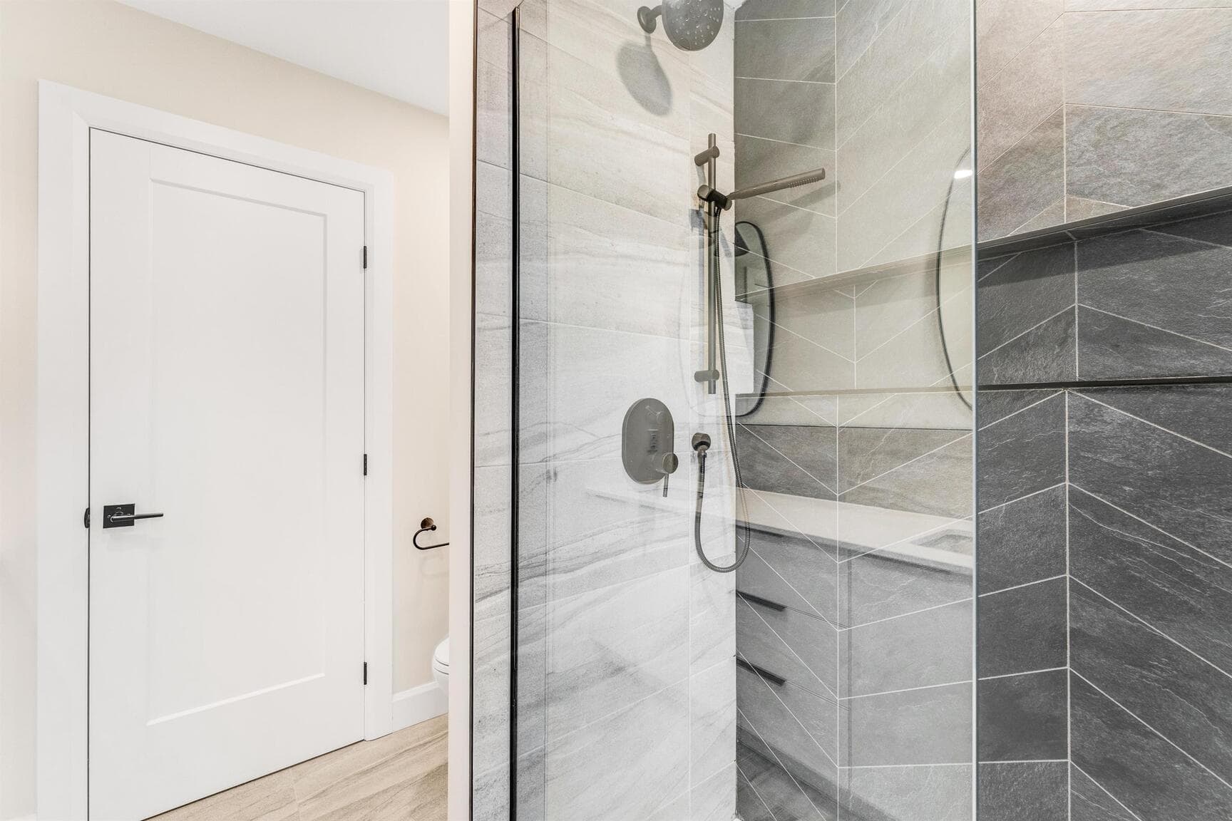 847 Woodroffe Avenue — 3 Bedroom - Photo 21