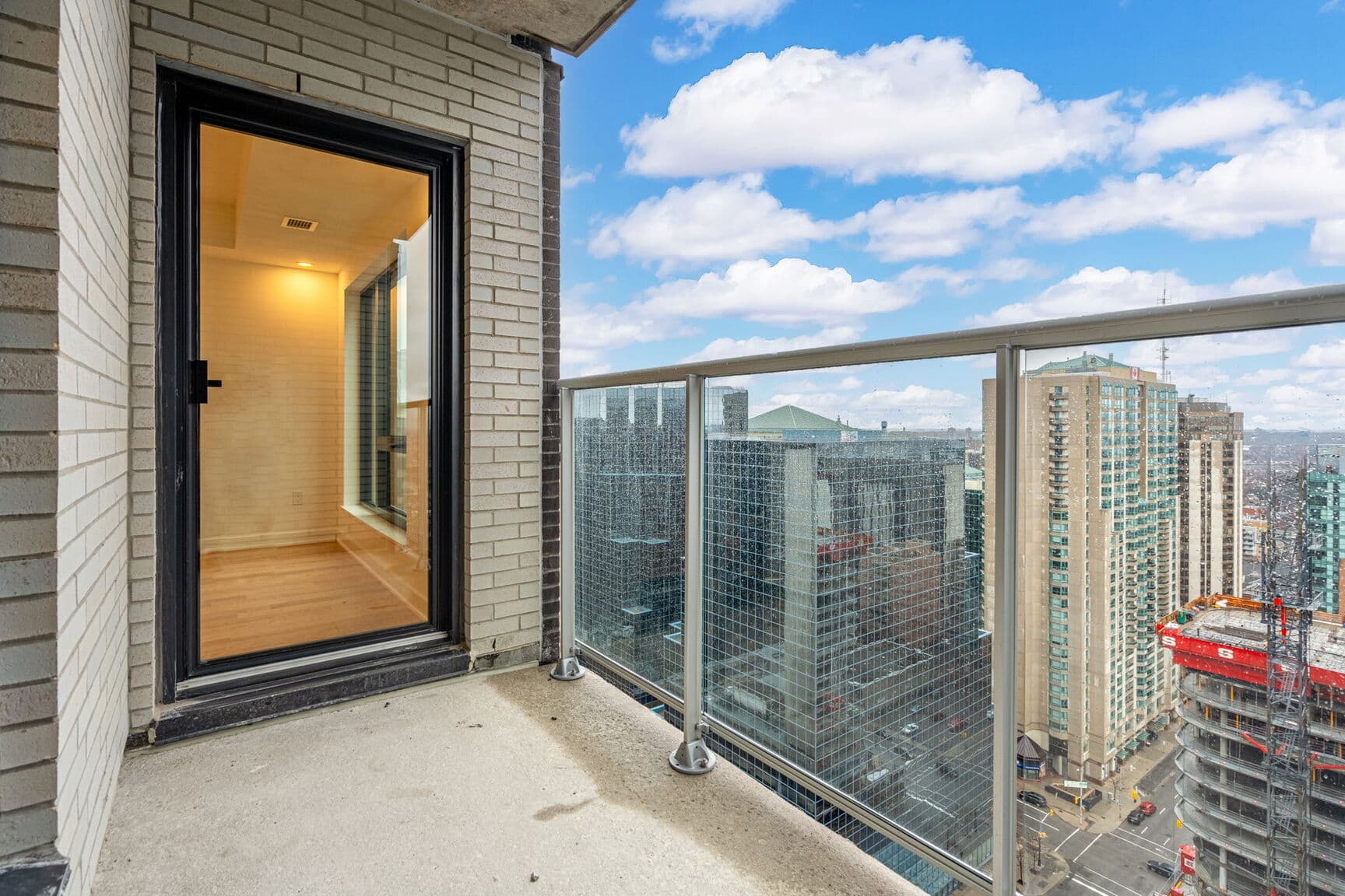 340 Queen Street — 1 Bedroom - Photo 12