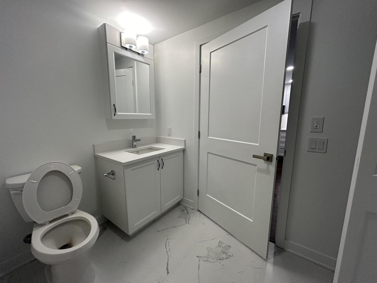 340 Queen Street — 1 Bedroom - Photo 9