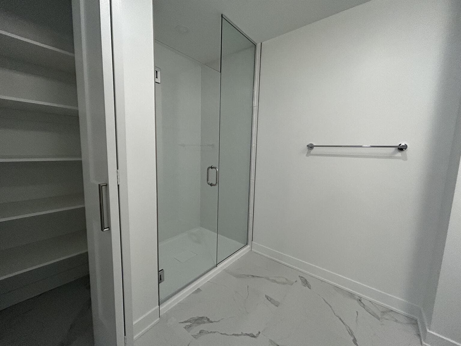 340 Queen Street — 1 Bedroom - Photo 10