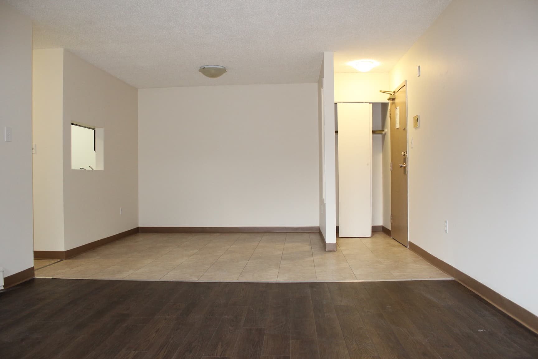 Mainstreet Corner — 3 bedroom - Photo 11
