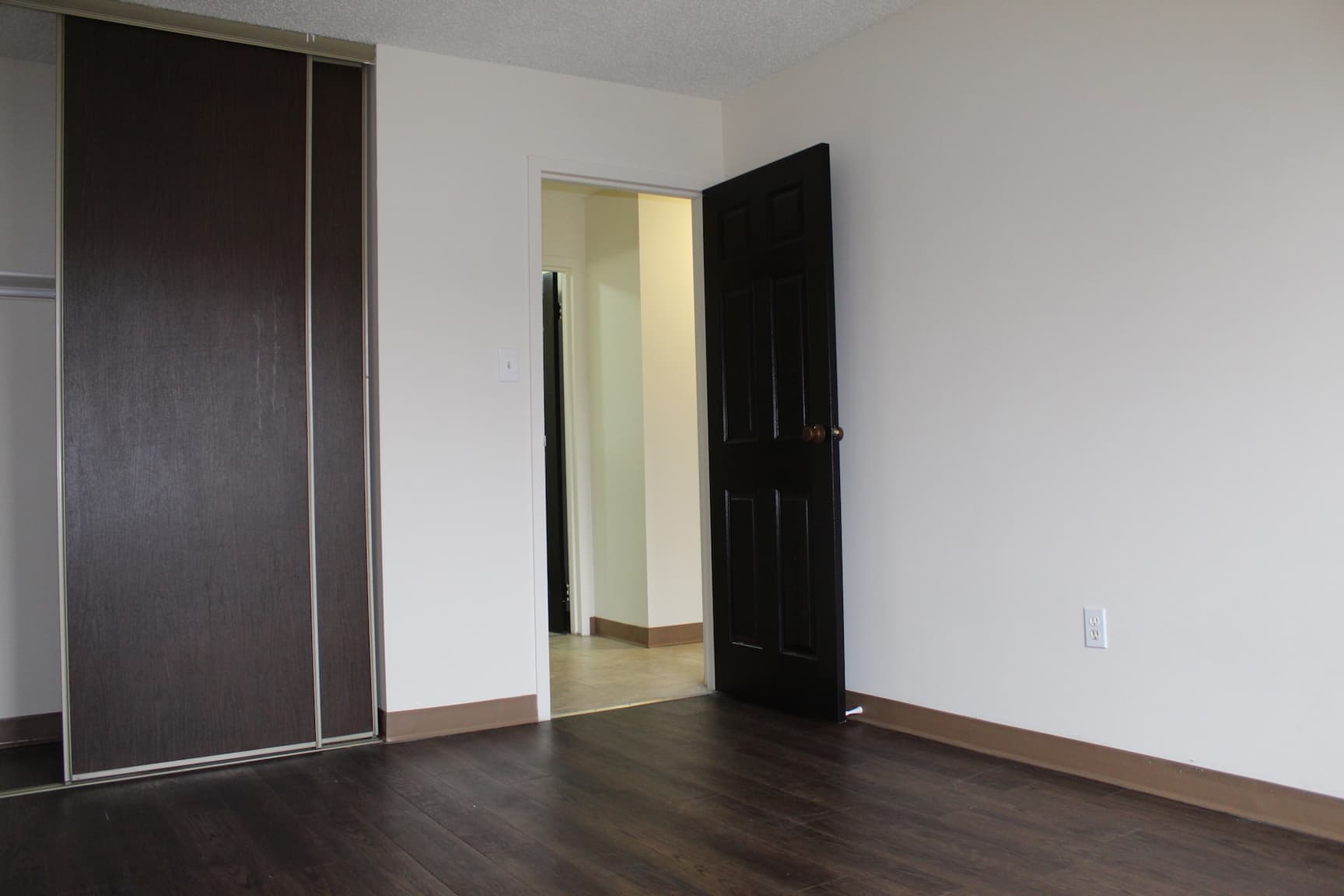 Mainstreet Corner — 3 bedroom - Photo 17