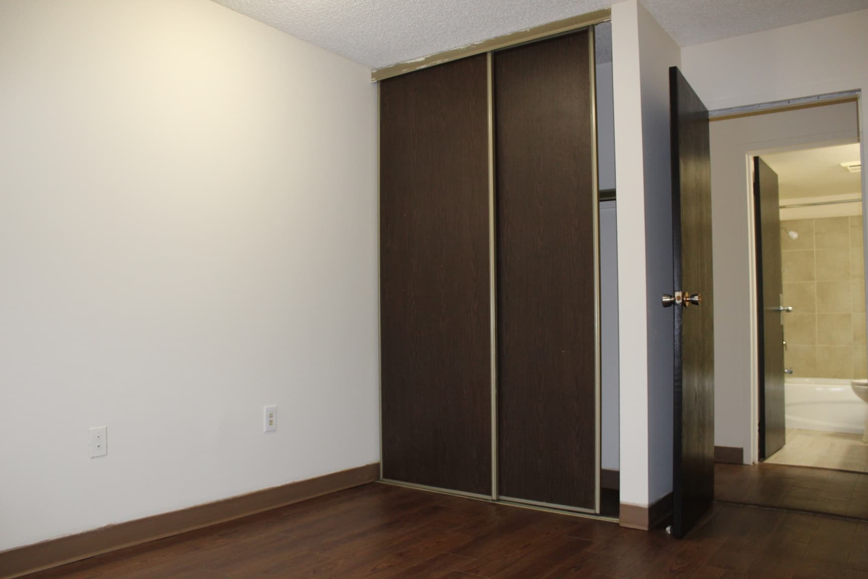 Mainstreet Corner — 3 bedroom - Photo 19