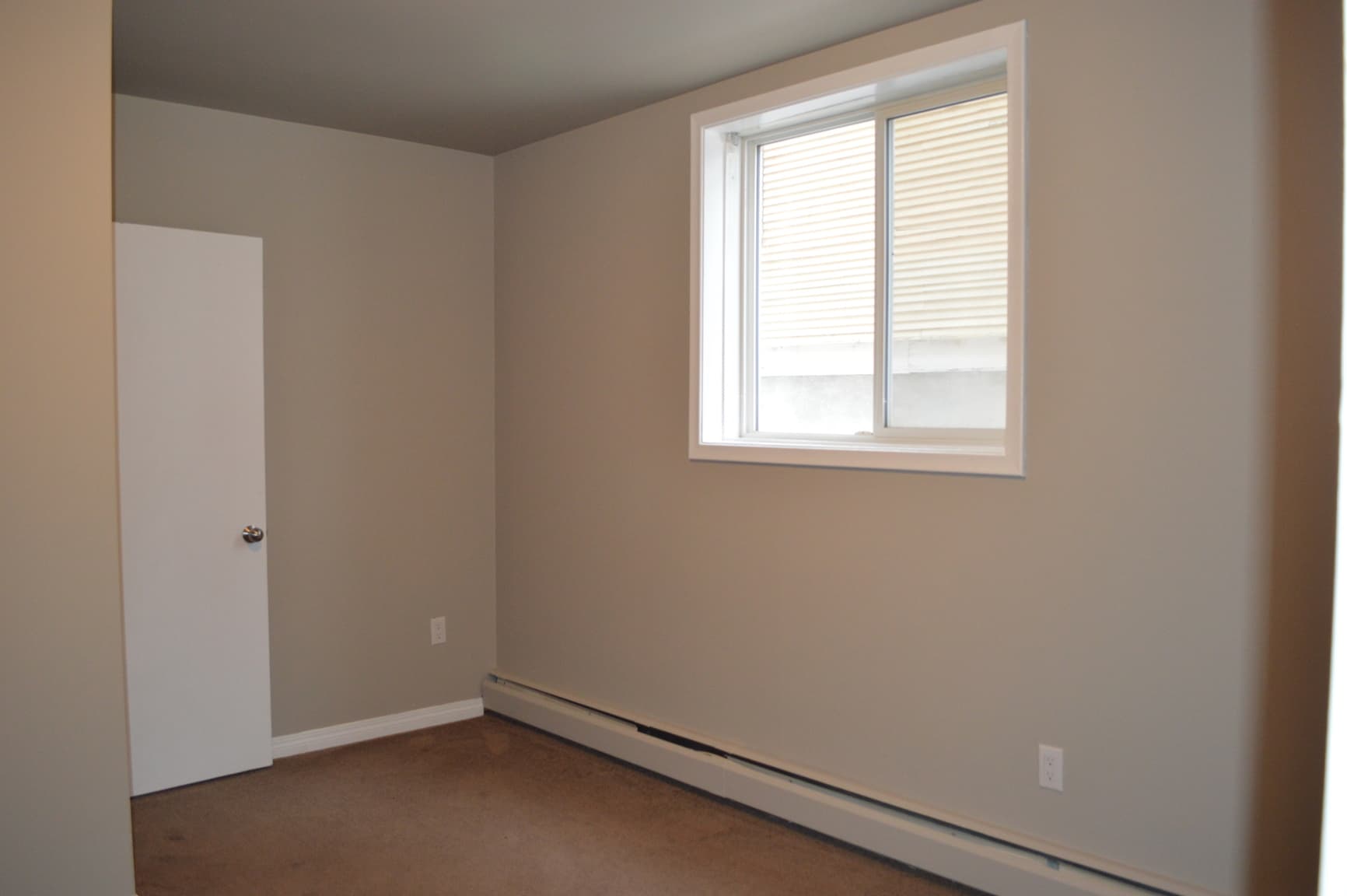 Rose Apartments — Bachelor - Photo 9