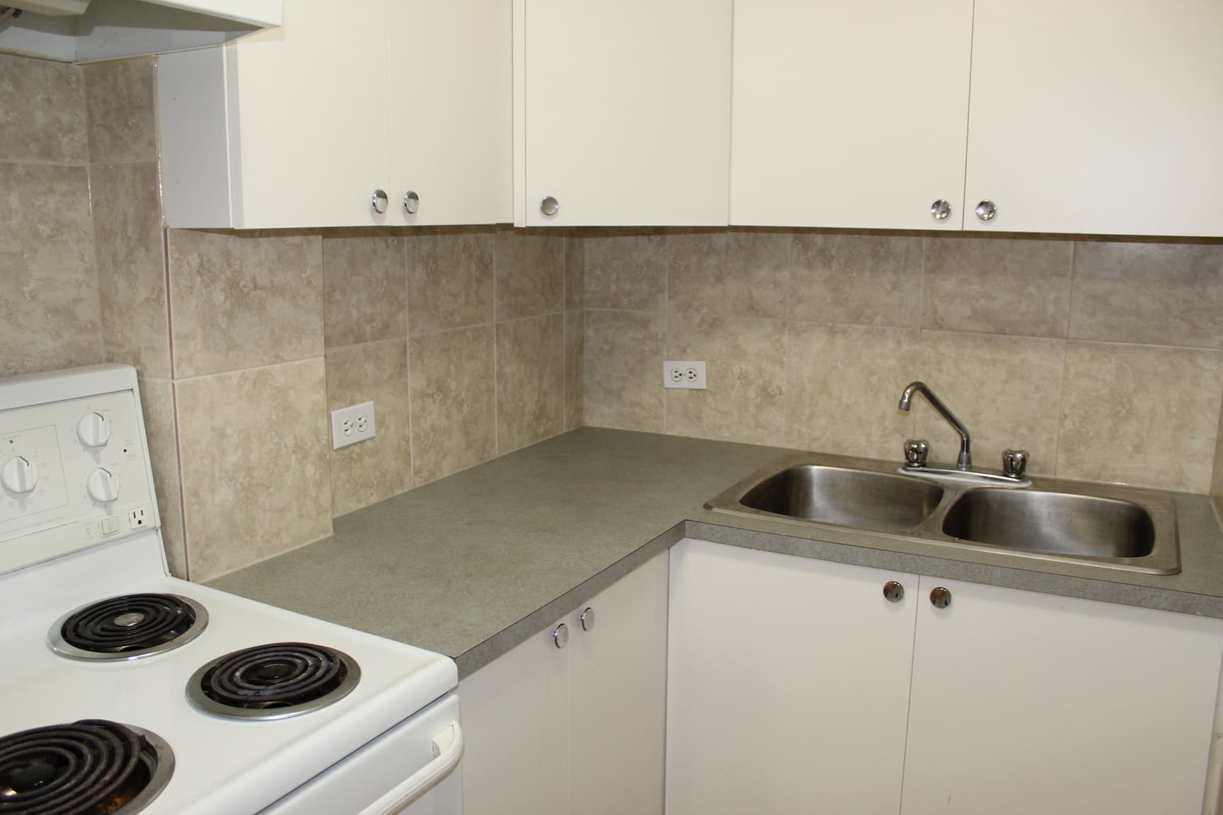 Sharma Apartments — 2 bedroom - Photo 5