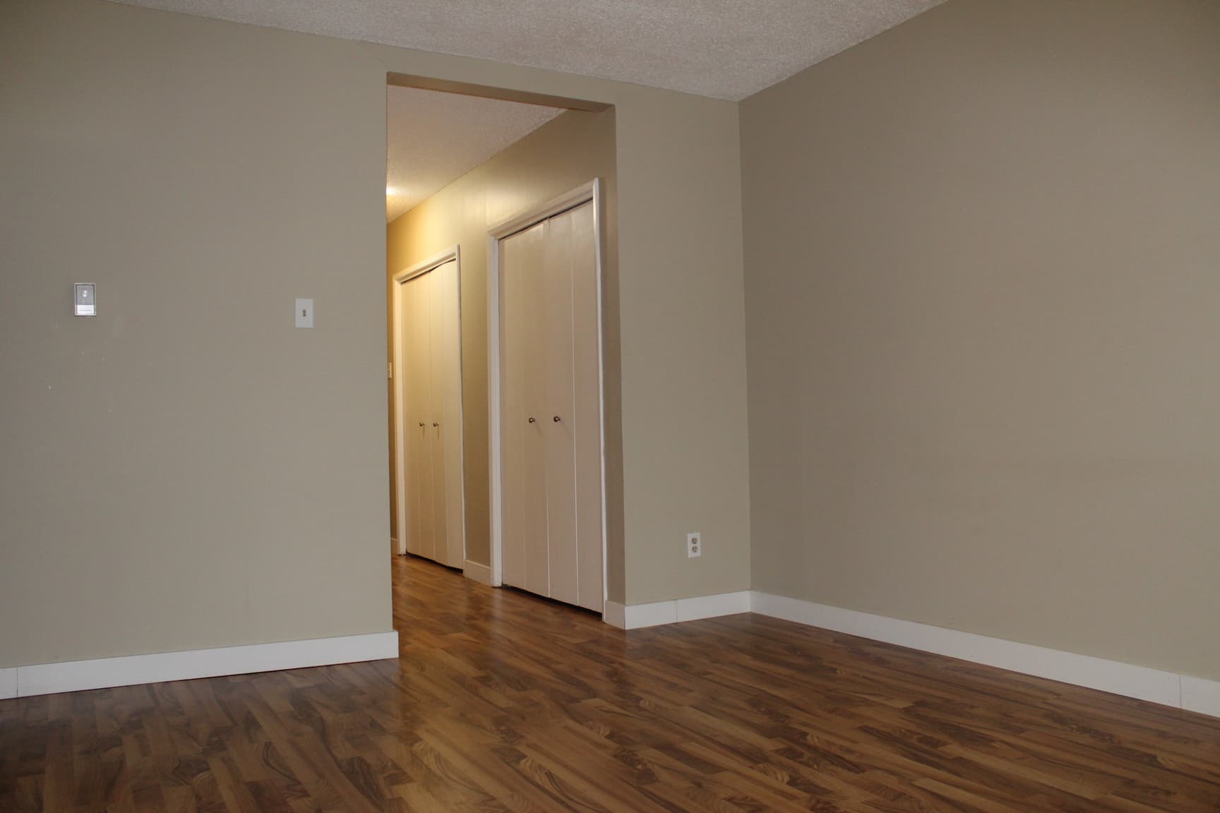 Nessa Manor — 1 bedroom - Photo 2