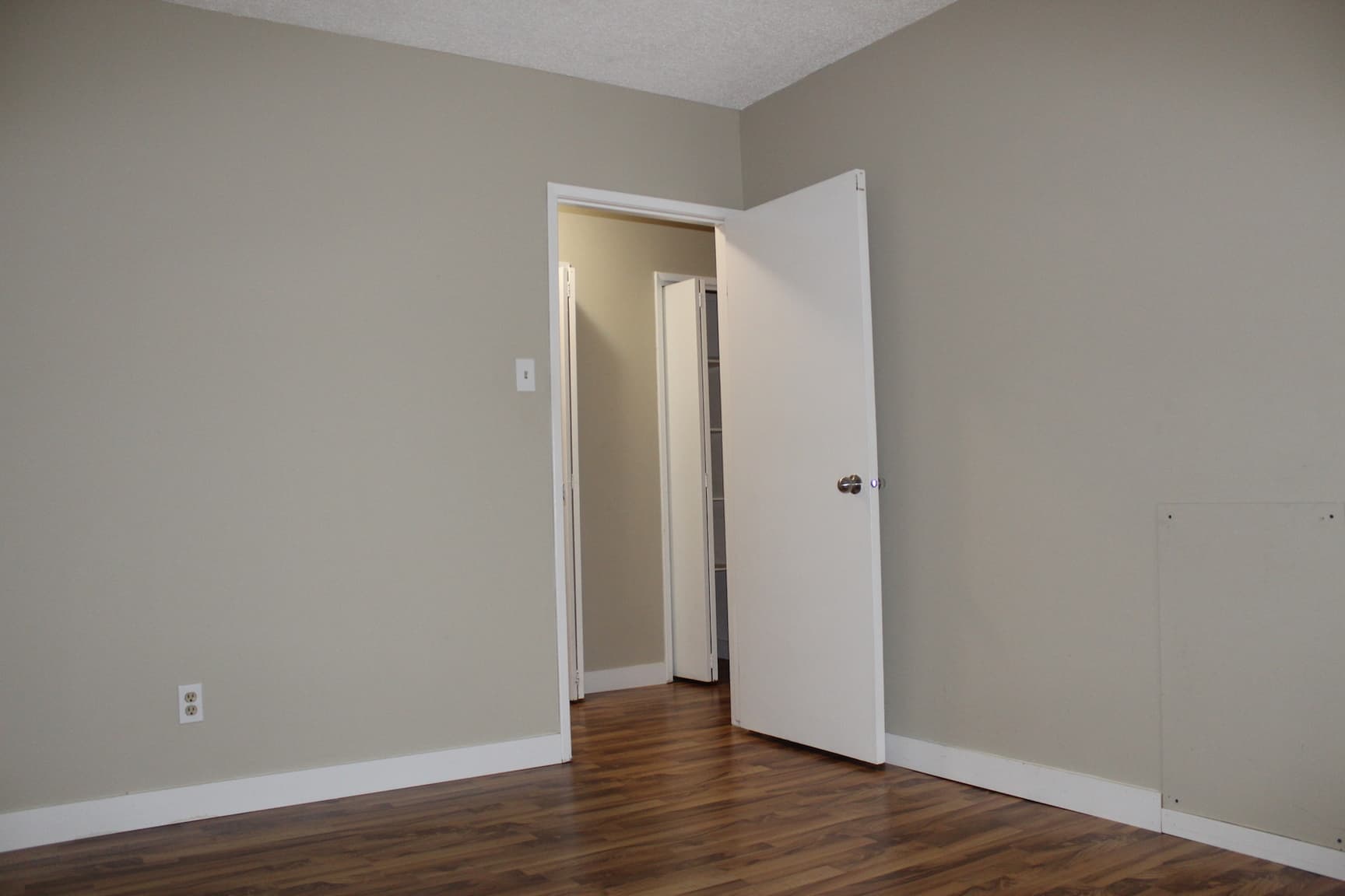 Nessa Manor — 1 bedroom - Photo 4