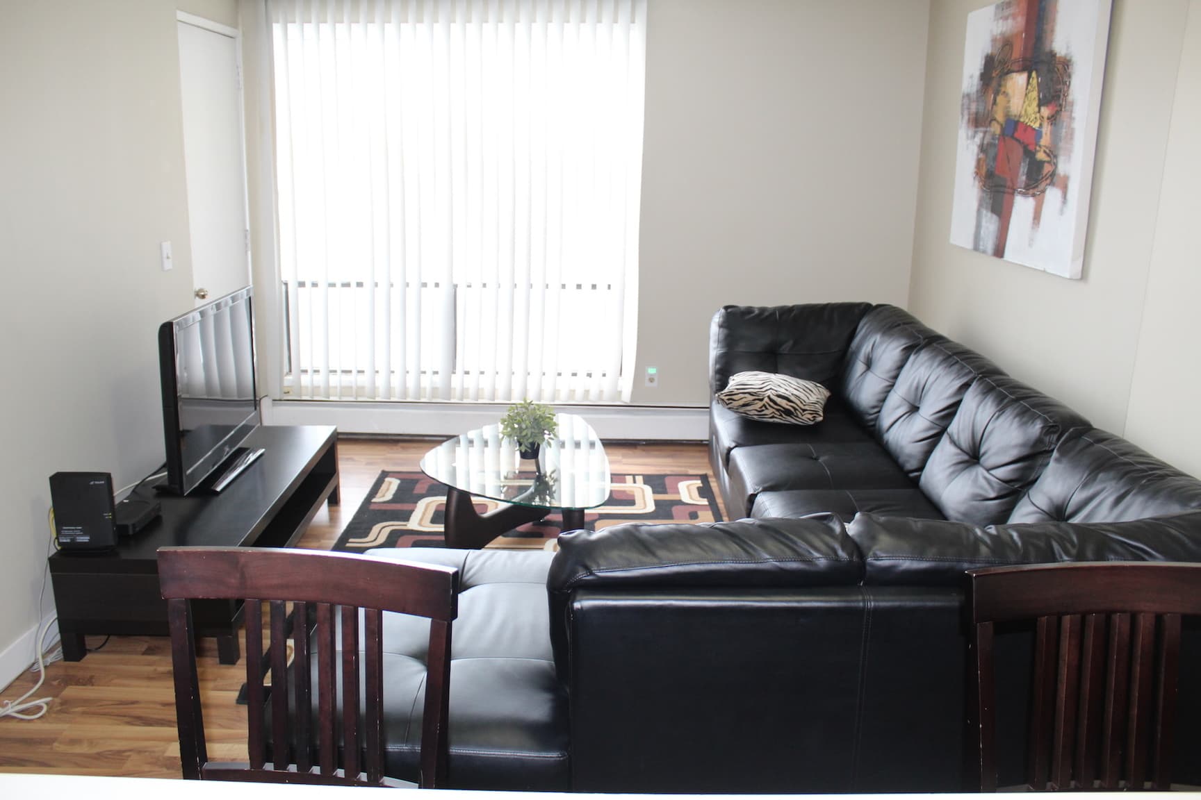 Morros Manor — 1 bedroom - Photo 3