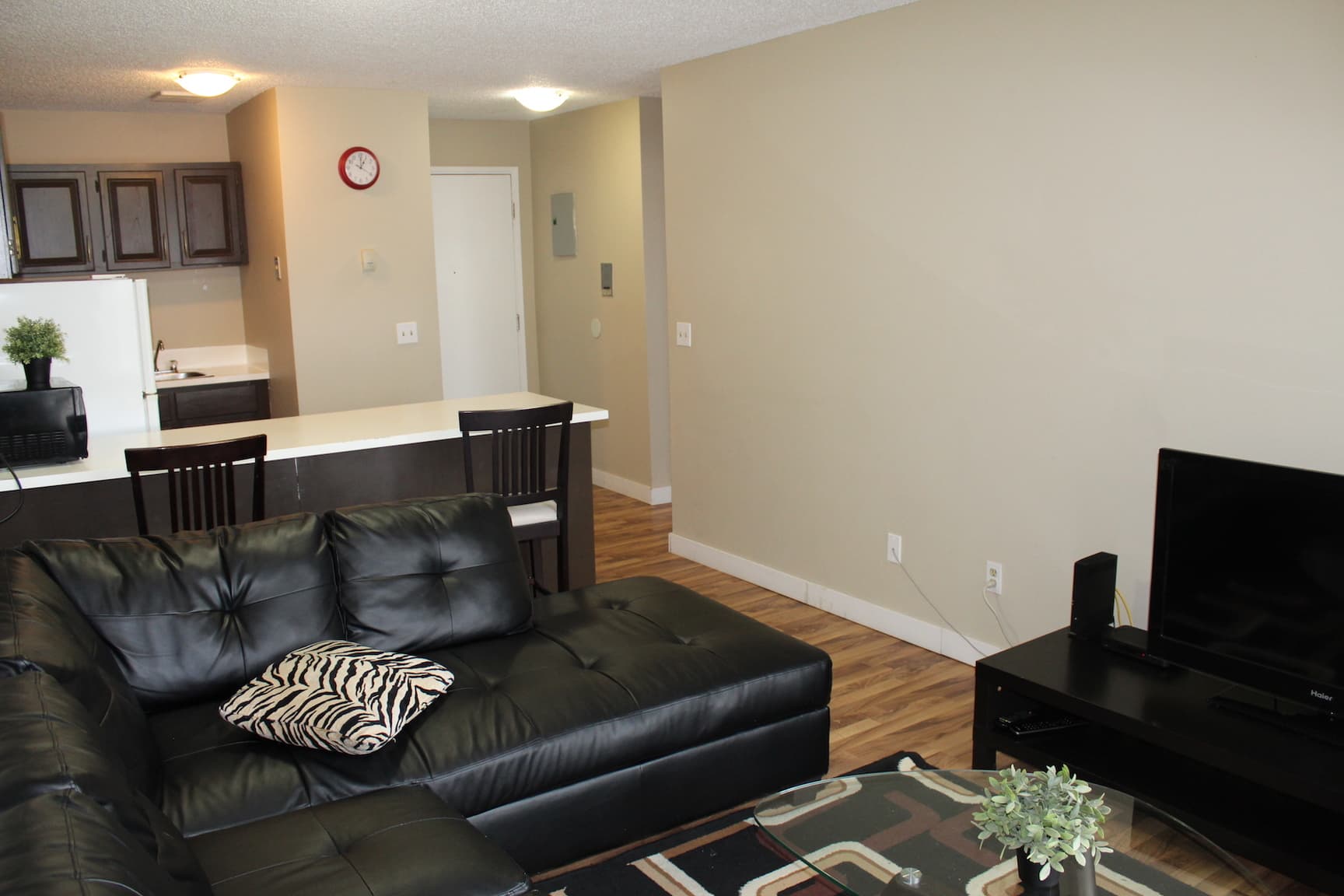 Morros Manor — 1 bedroom - Photo 6