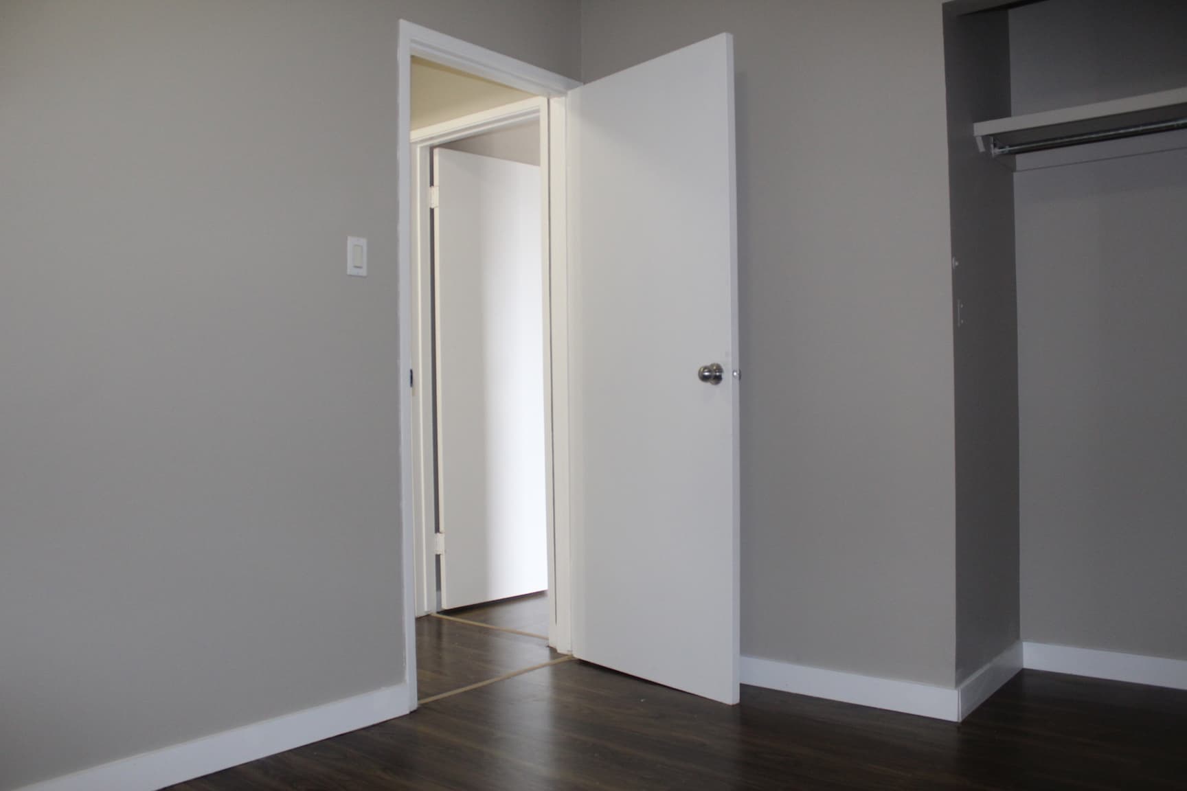 Deluca Manor — 1 bedroom - Photo 5