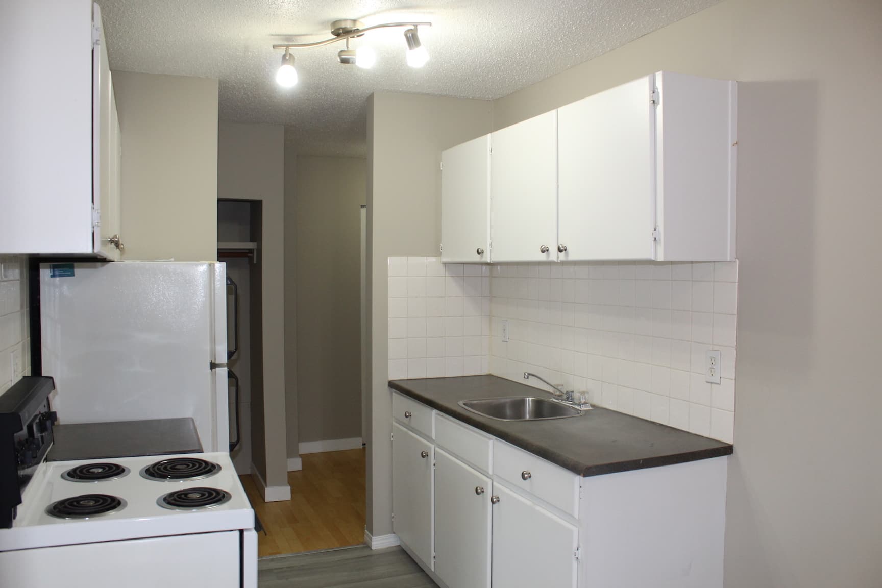 McCam 3 Apartments — 2 bedroom - Photo 4