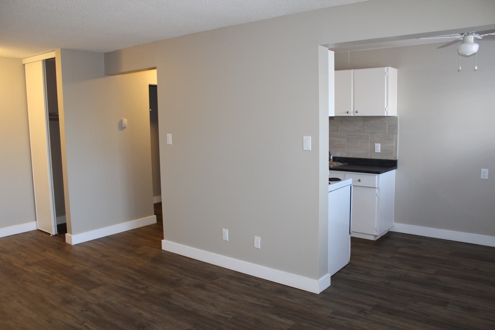 McCam 4 Apartments — 2 bedroom - Photo 3