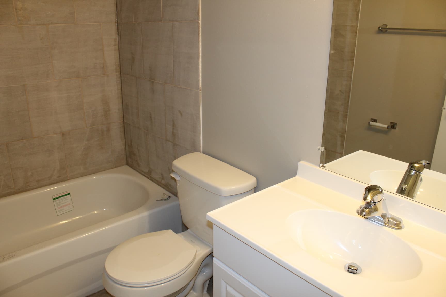 McCam 4 Apartments — 2 bedroom - Photo 5