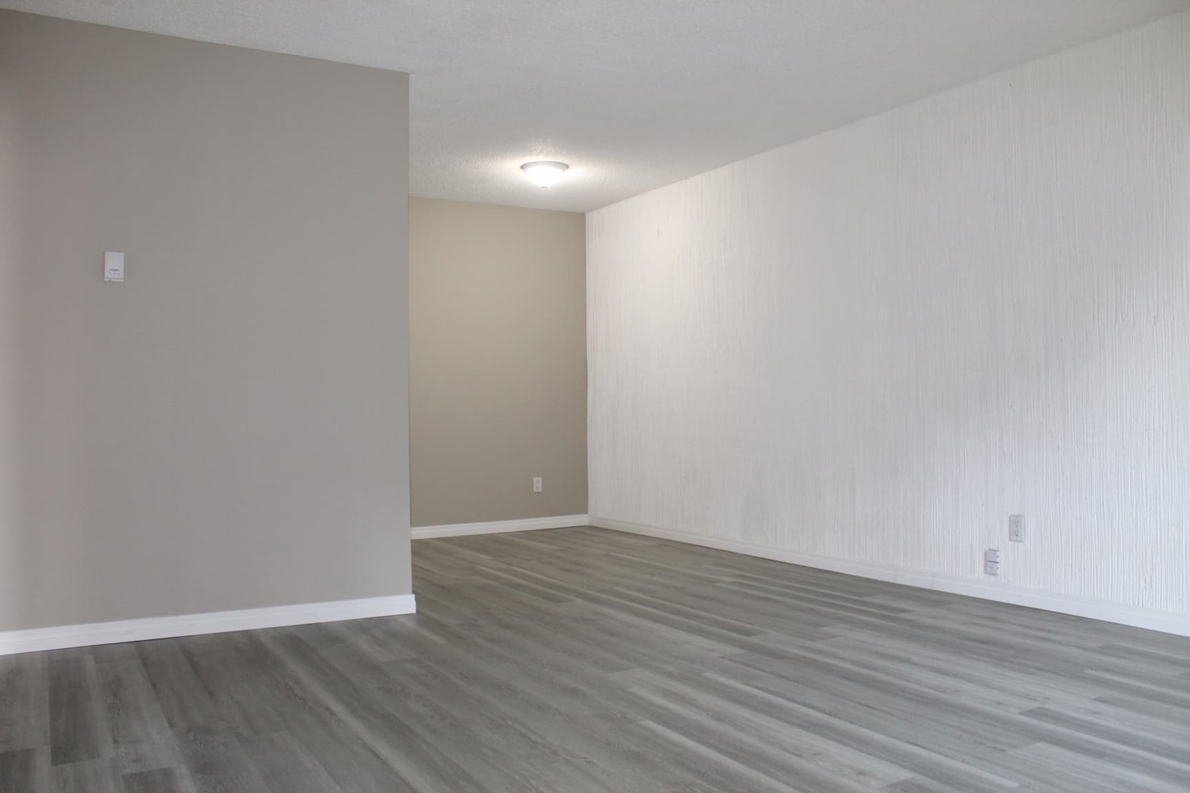 Matt Manor — 2 bedroom - Photo 4
