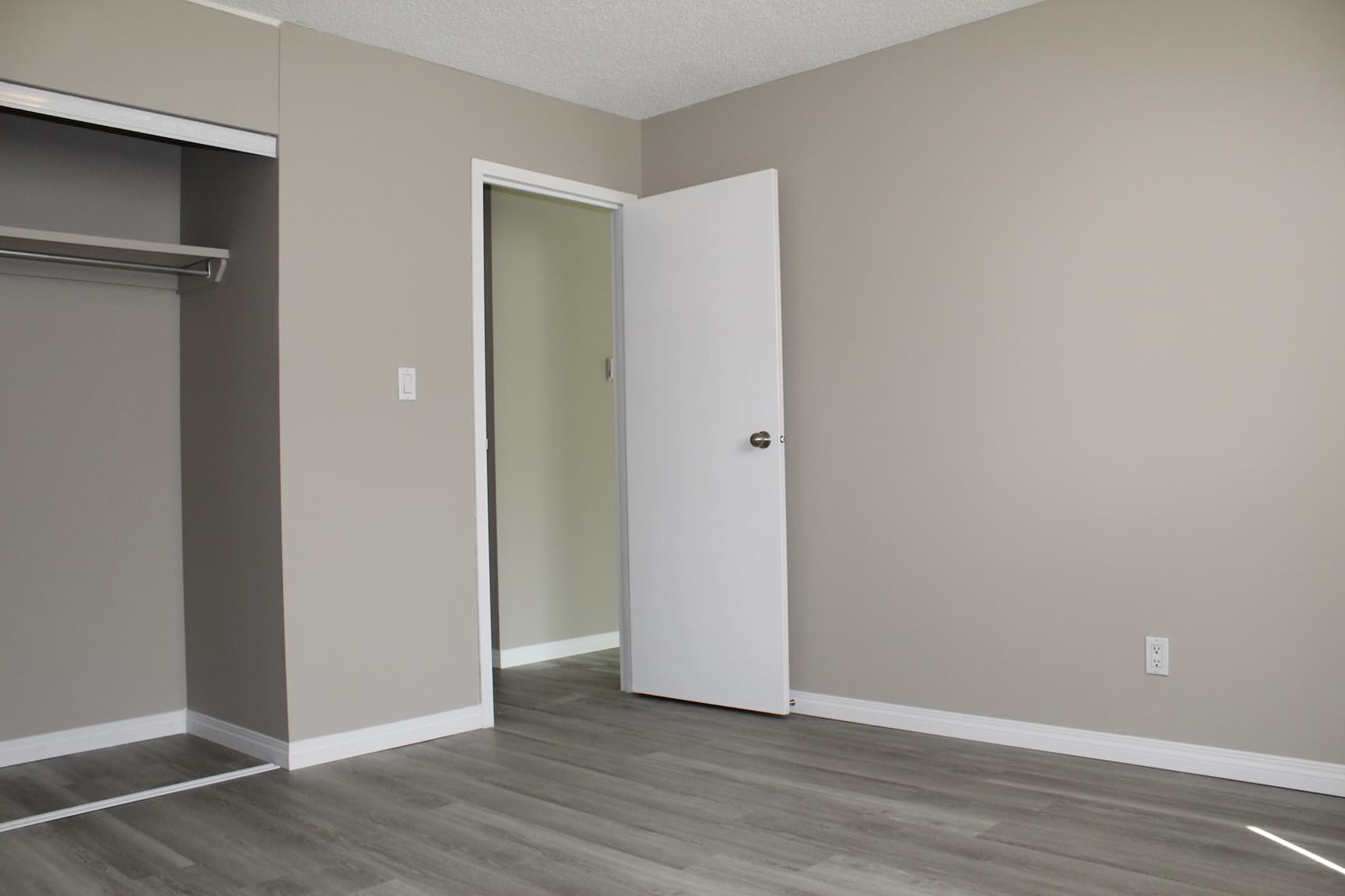 Matt Manor — 2 bedroom - Photo 6