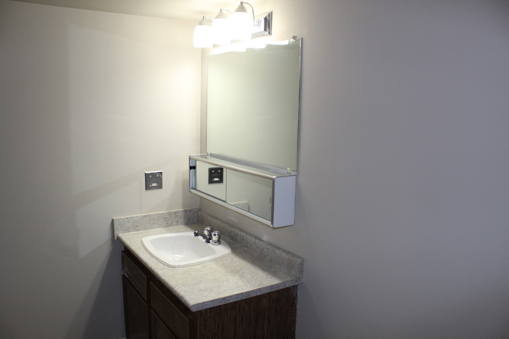 Mainstreet Corner — 3 bedroom - Photo 5