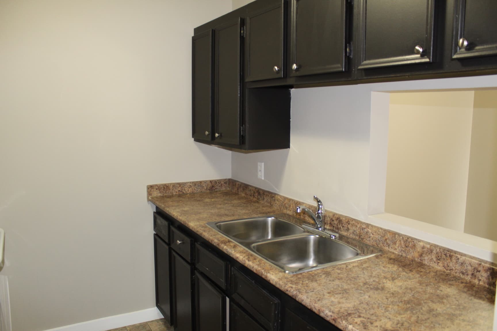 Mainstreet Corner — 3 bedroom - Photo 8