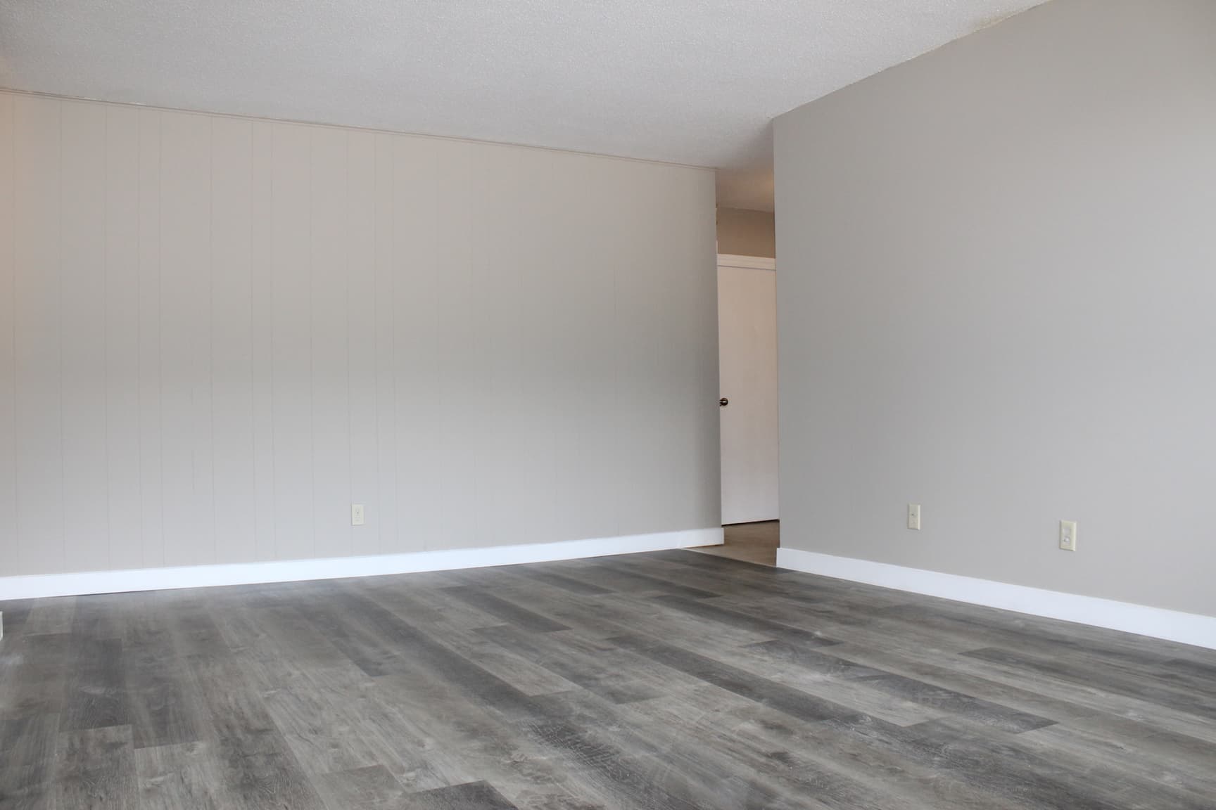 Froom Apartments — Bachelor - Photo 2