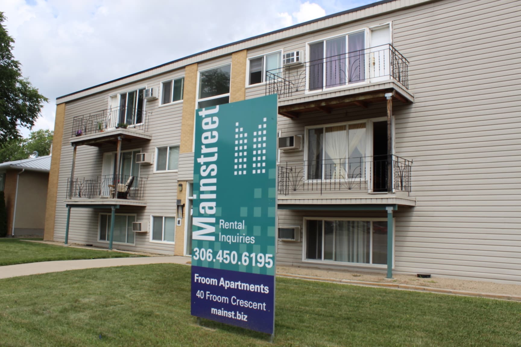 Froom Apartments — Bachelor
