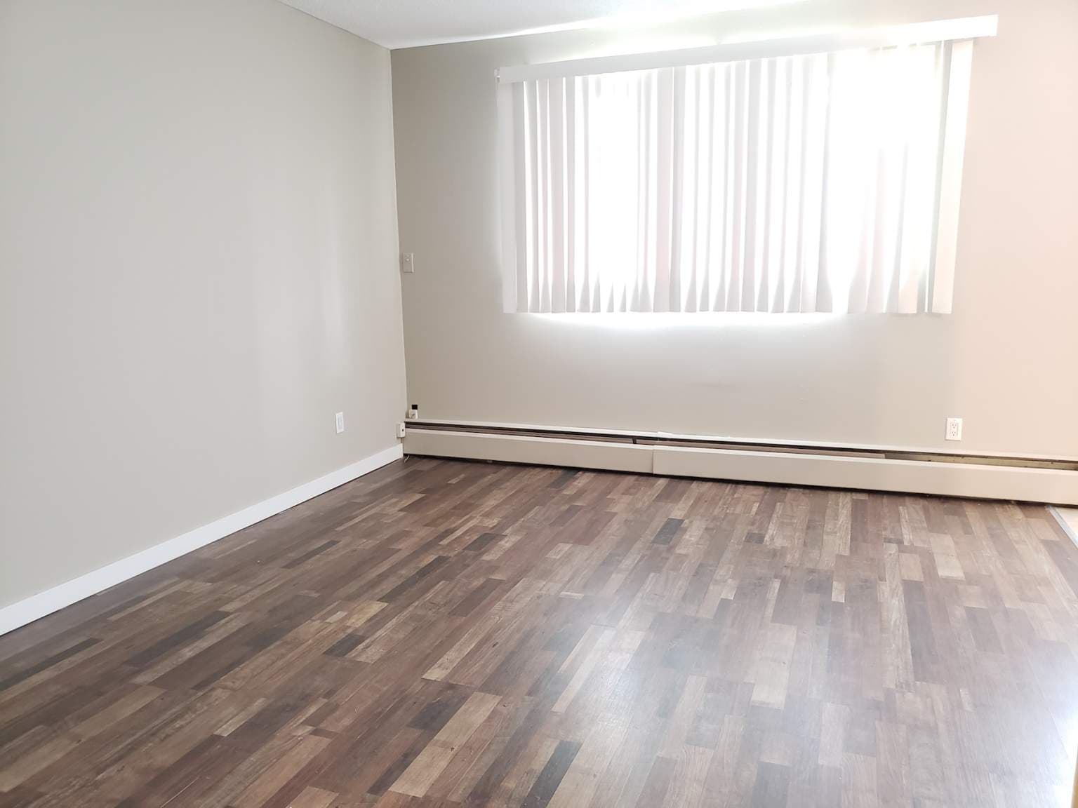 Karen Hall — 1 bedroom - Photo 3