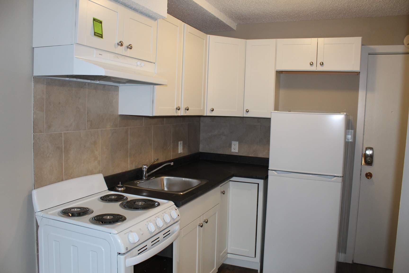 Kane Apartments — Bachelor - Photo 4