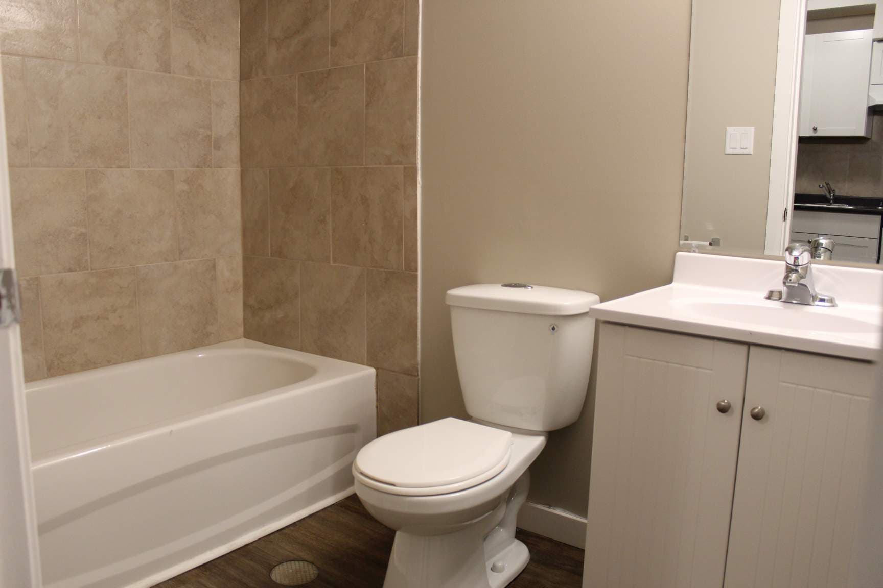 Kane Apartments — Bachelor - Photo 5