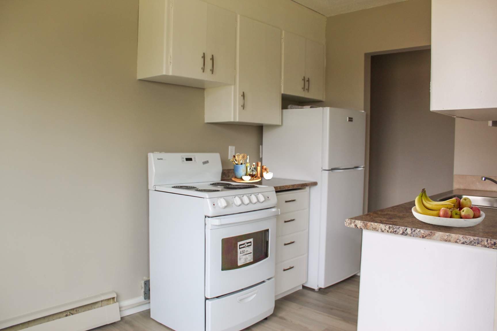 Greystone Court — 3 bedroom - Photo 4