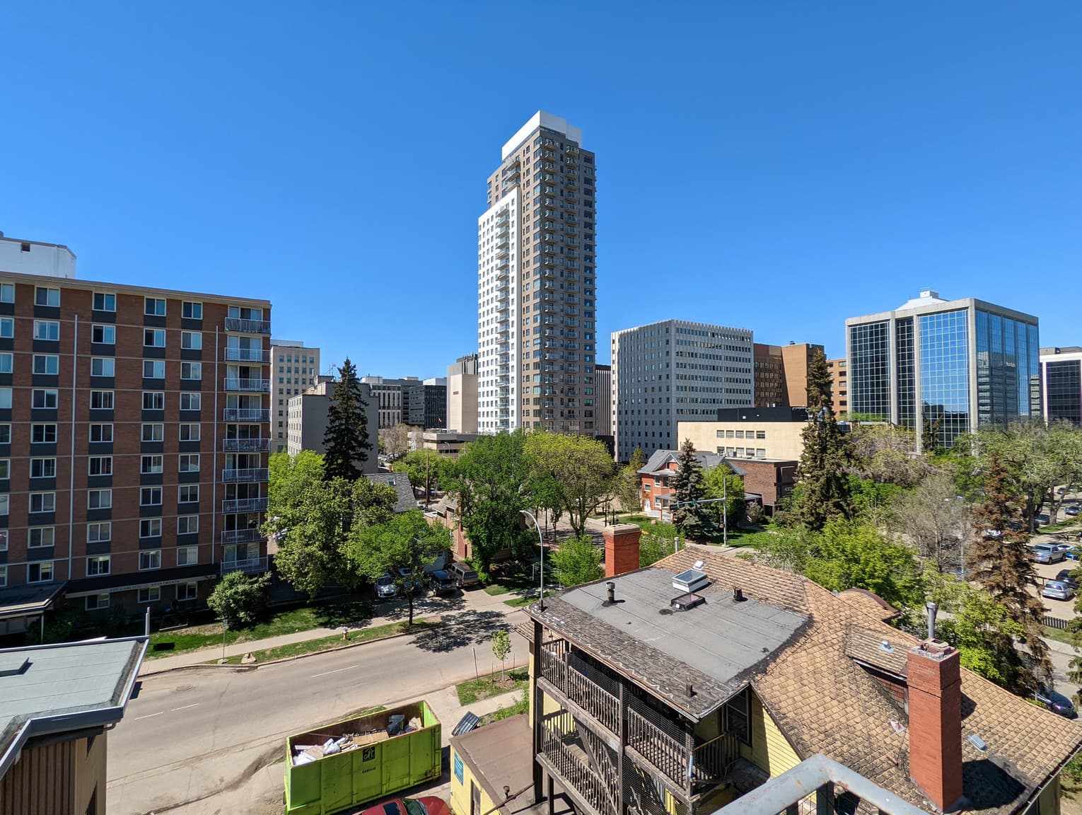Downtown Edmonton Apartments — Bachelor - Photo 8
