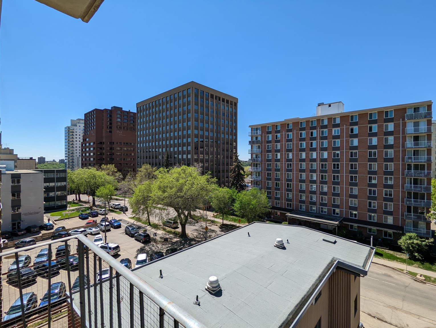 Downtown Edmonton Apartments — Bachelor - Photo 9