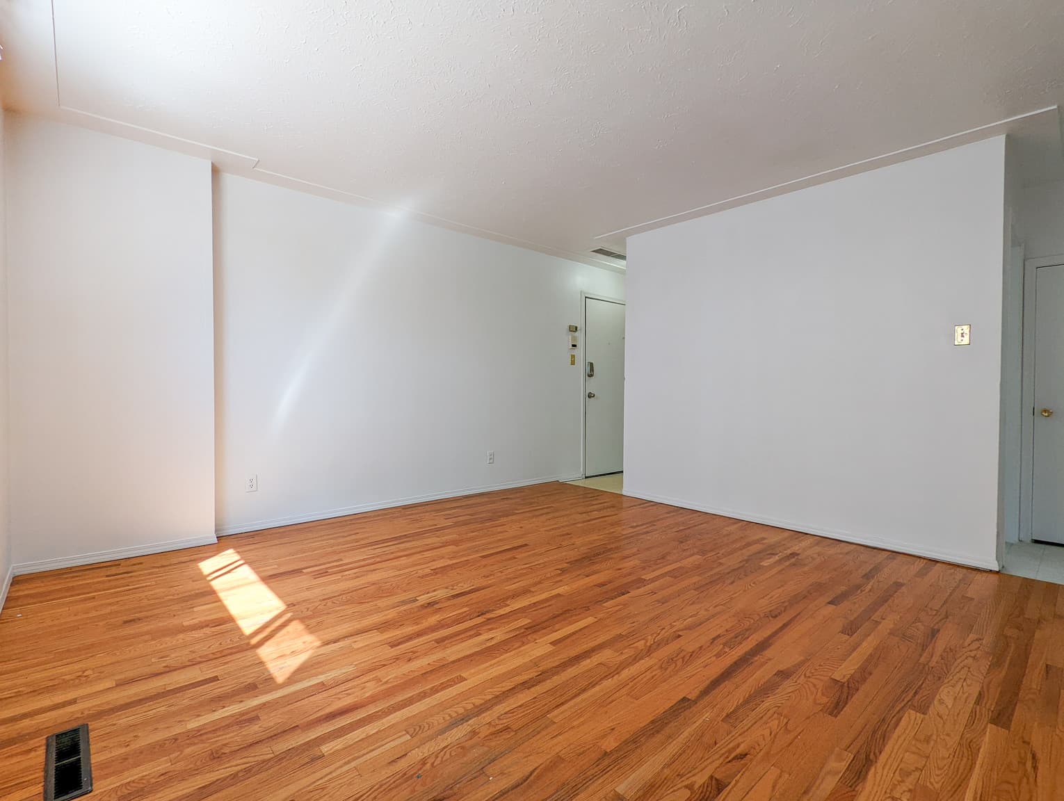 Heritage Trail Apartments 4 — 1 Bedroom - Photo 3