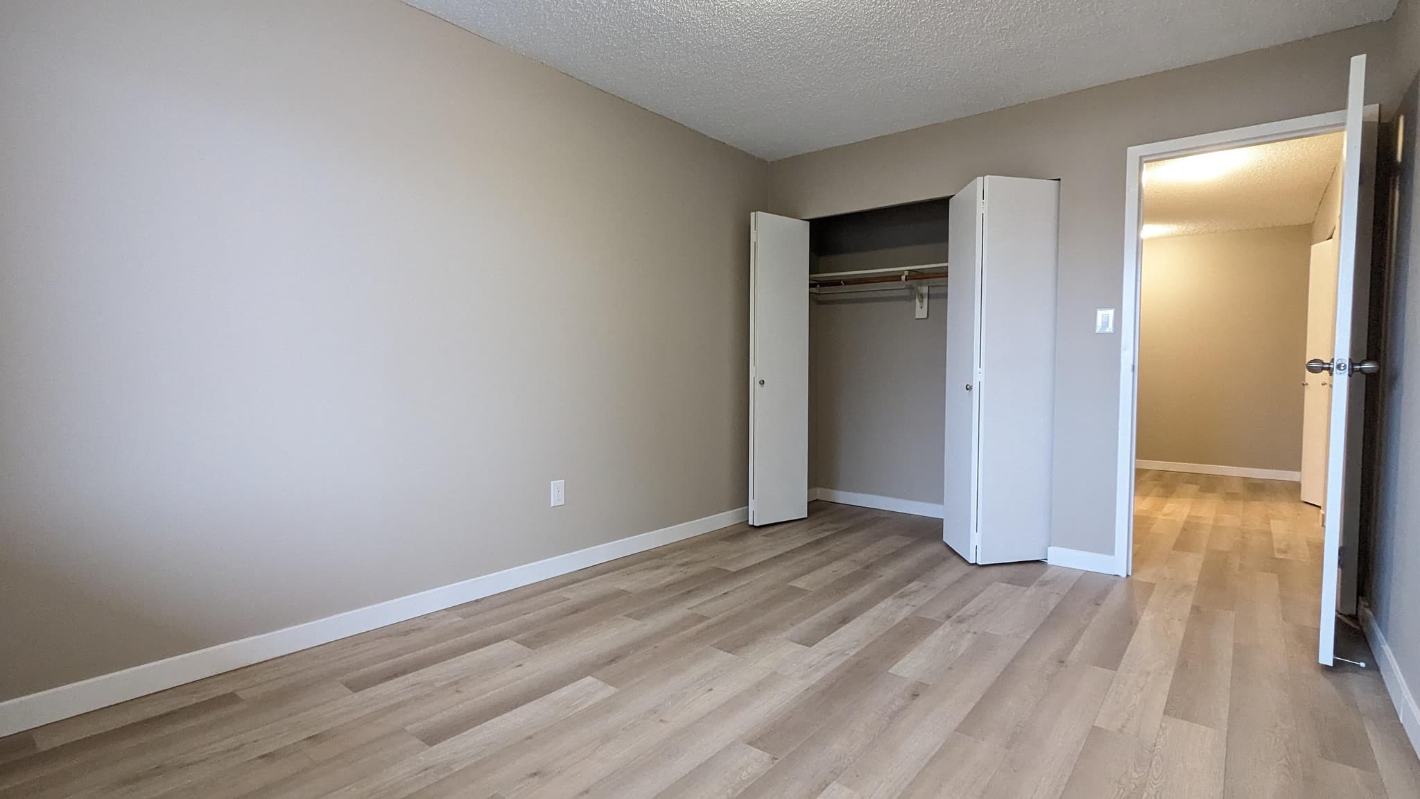 Cheam View Apartments 1 — Bachelor - Photo 10