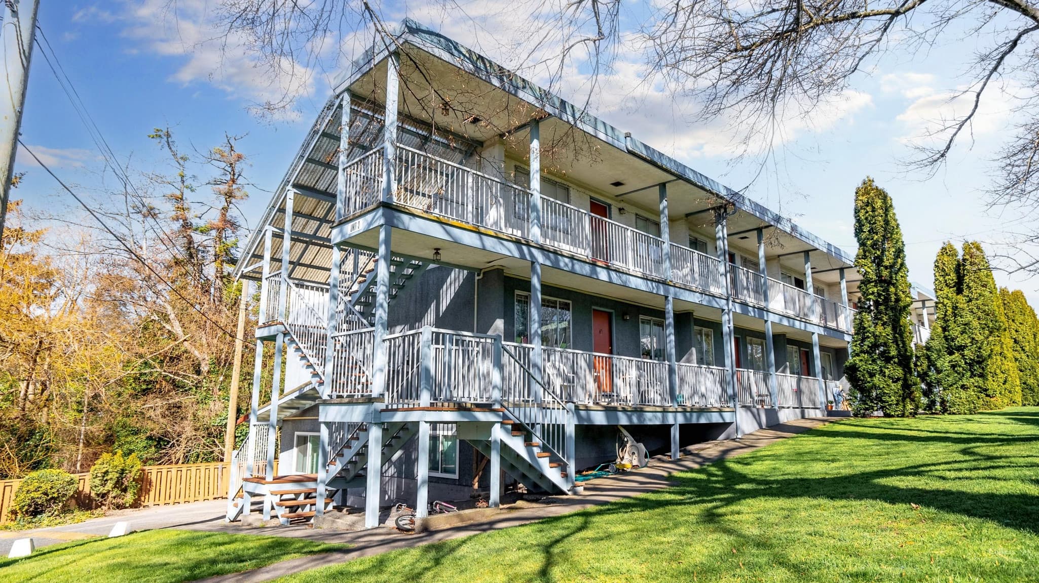 Mainstreet Victoria Garden Apartments — 2 Bedrooms - Photo 4