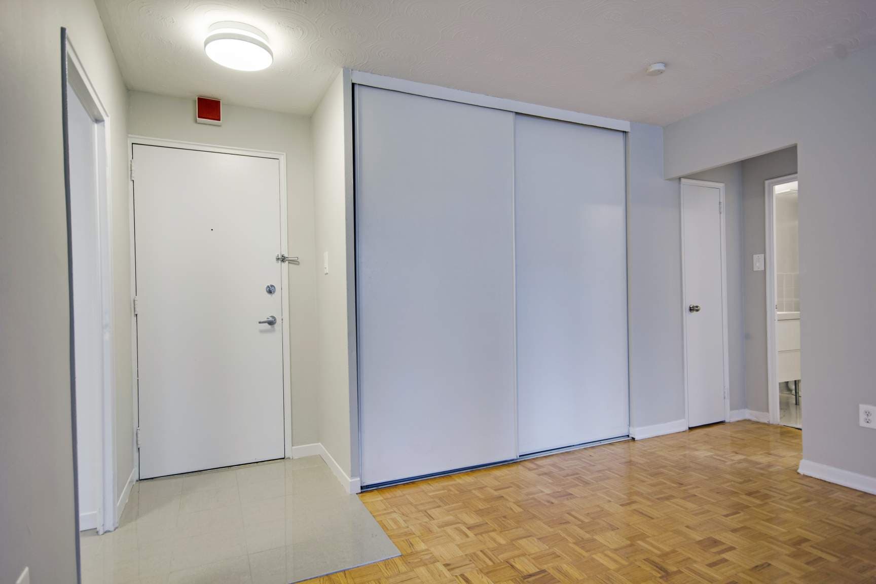 89 Isabella Street — 1 Bedroom - Photo 10