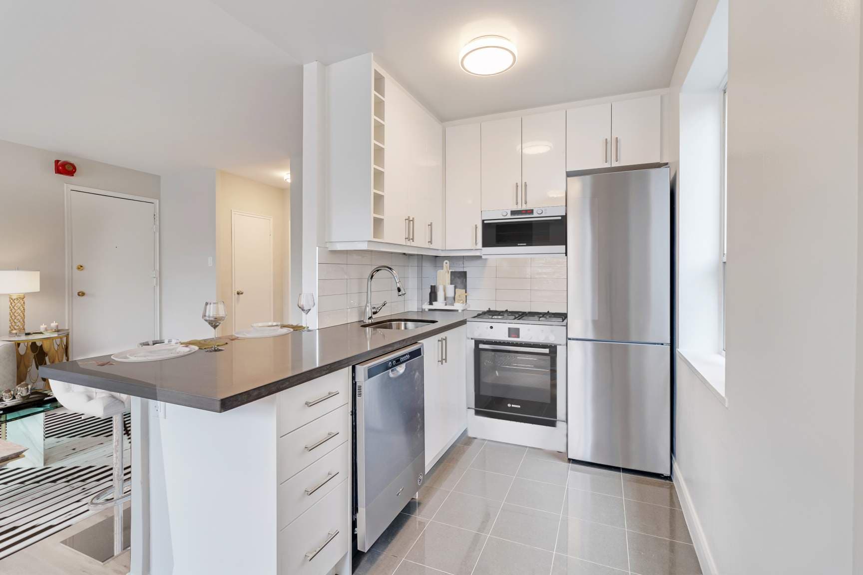 153 Ranleigh Avenue - Photo 6