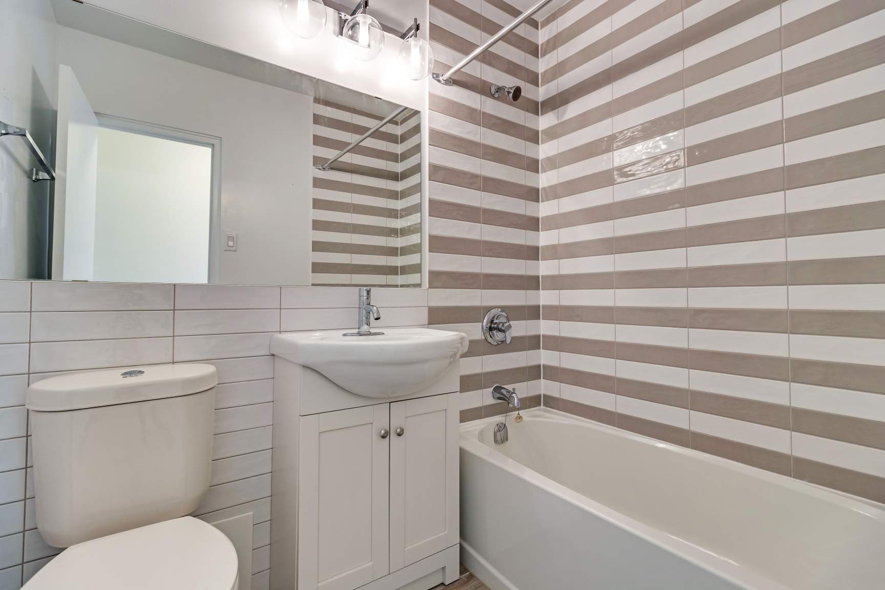 153 Ranleigh Avenue - Photo 17