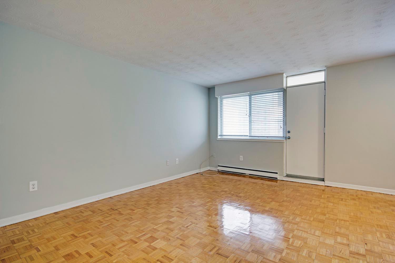 89 Isabella Street — 1 Bedroom - Photo 9