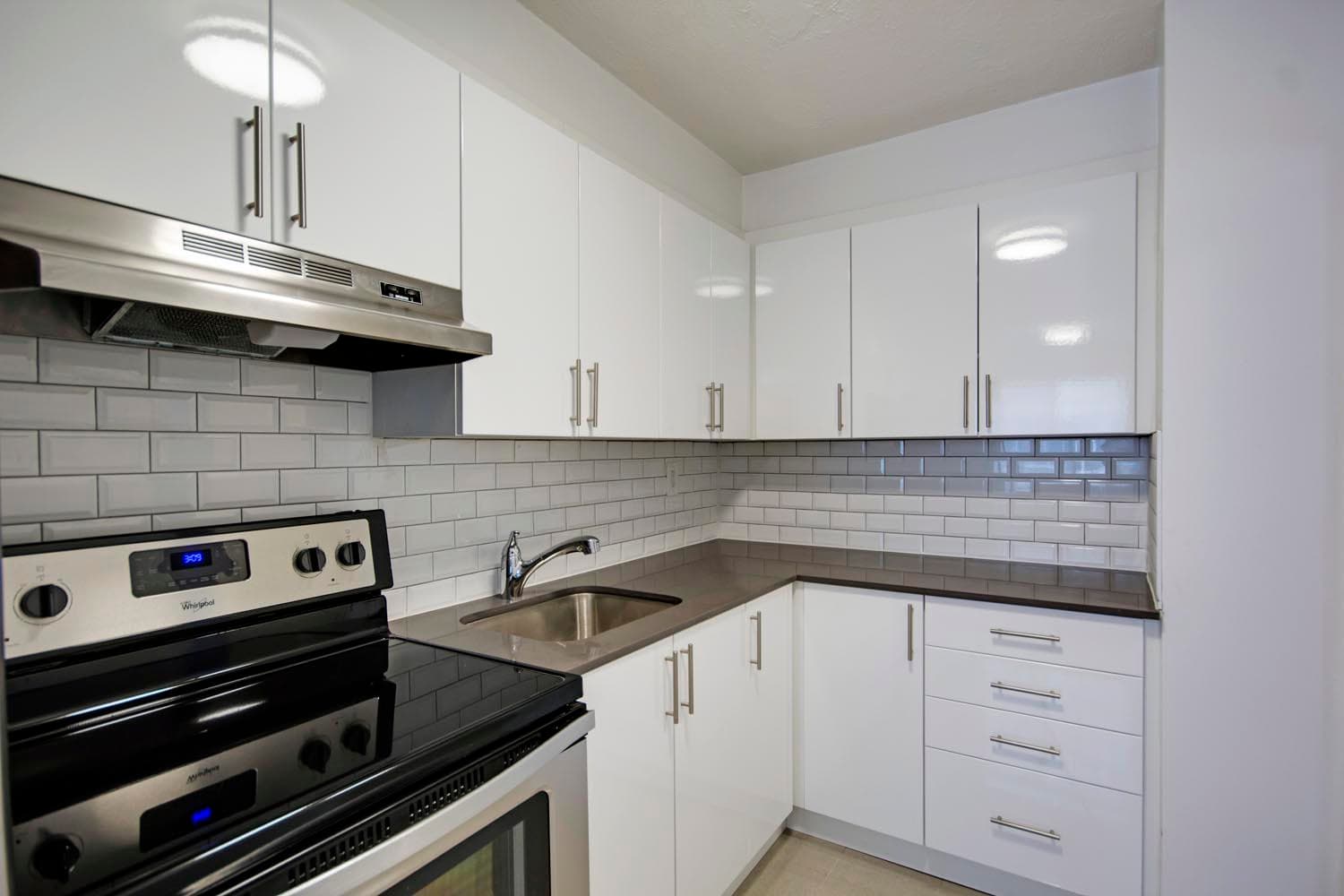 89 Isabella Street — 1 Bedroom - Photo 3