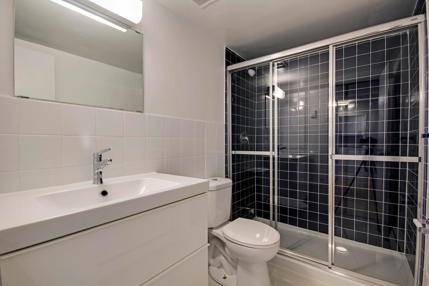 89 Isabella Street — 1 Bedroom - Photo 11