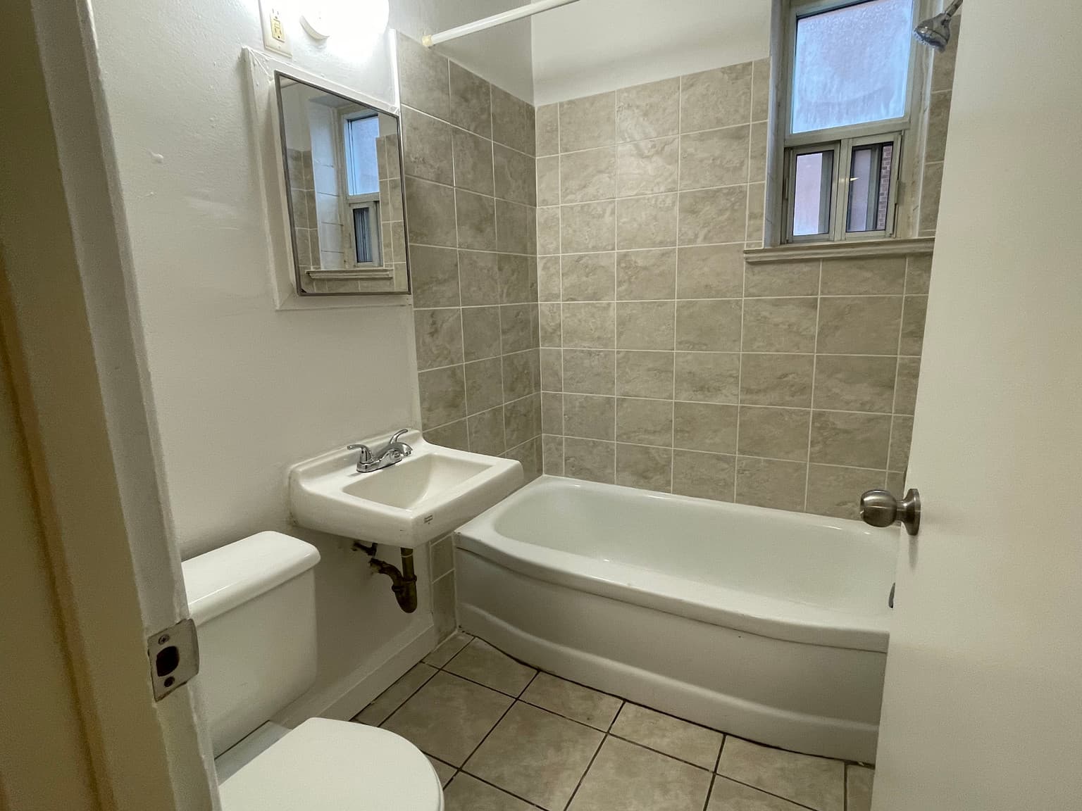 365 Melvin Avenue — 2 Bedroom - Photo 4