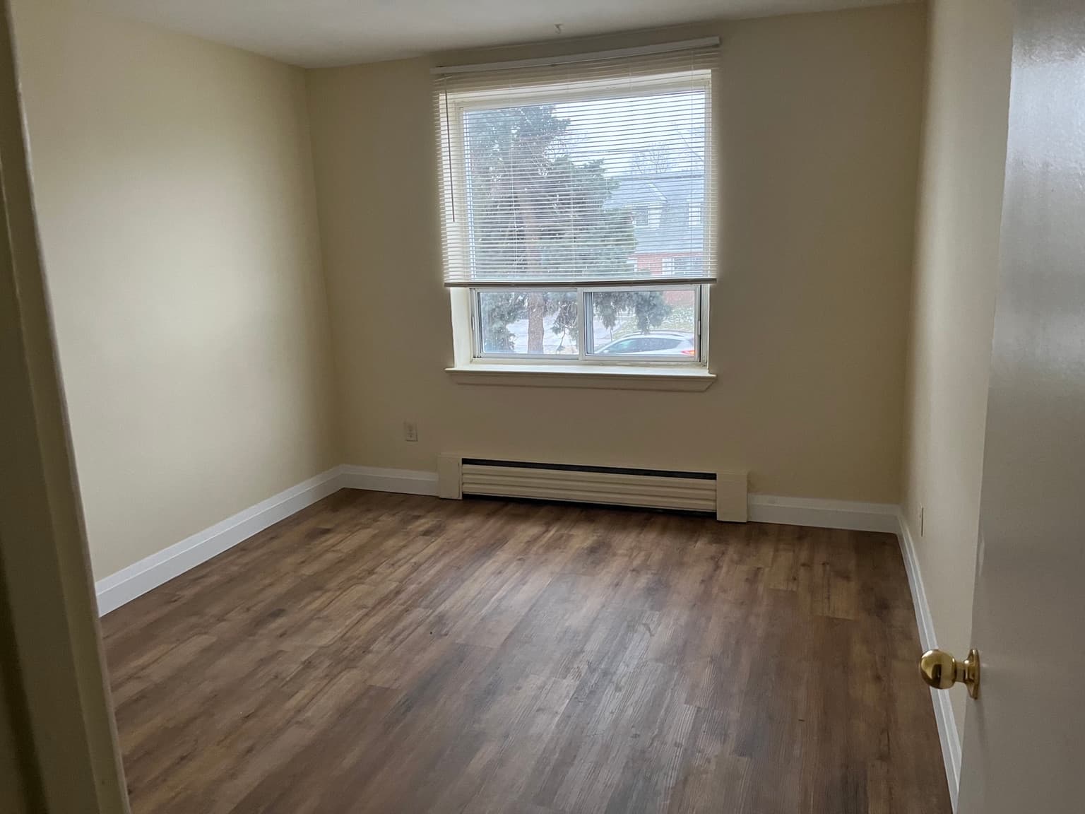 365 Melvin Avenue — 2 Bedroom - Photo 3